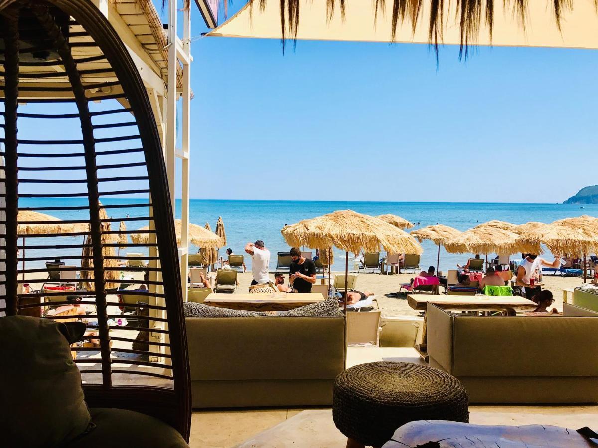Cubaneros Holiday Inn لاغاناس المظهر الخارجي الصورة