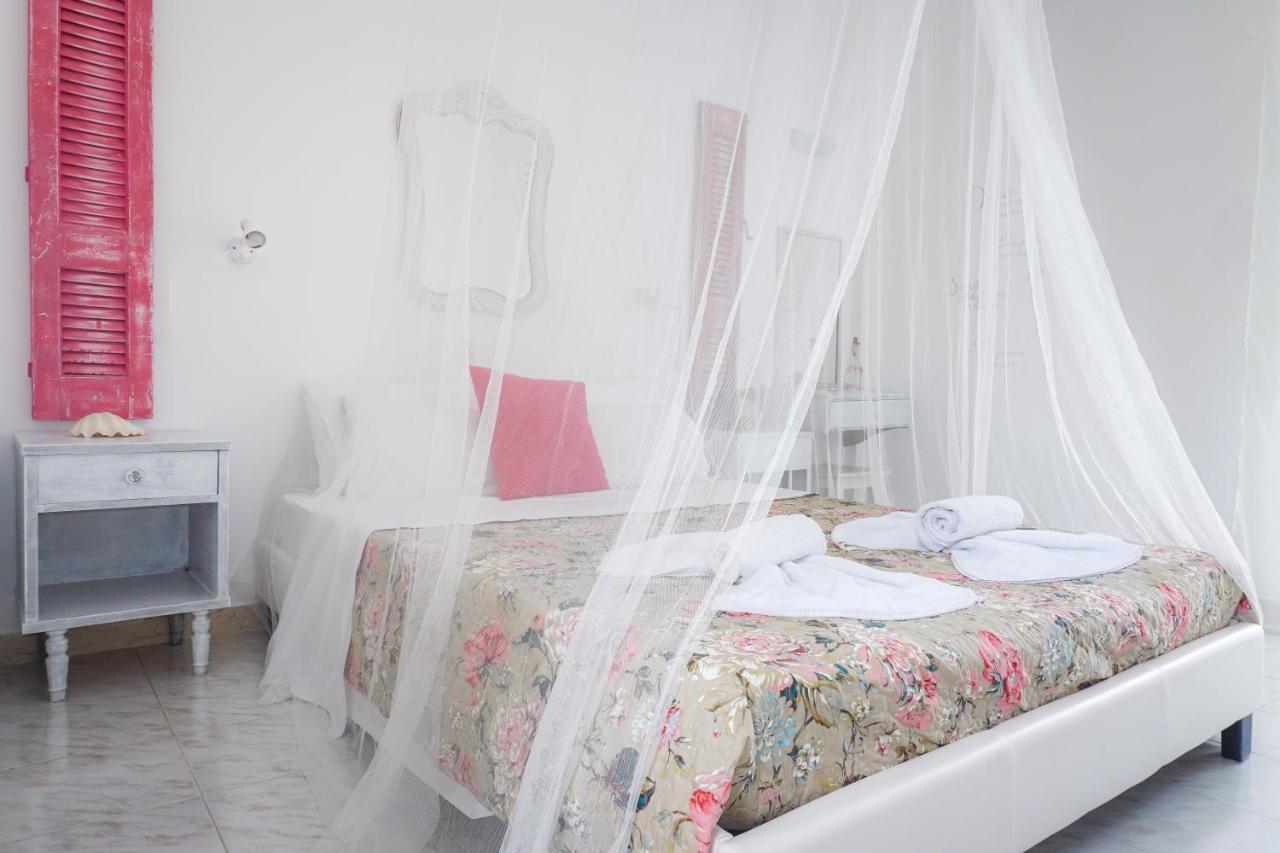 Cubaneros Holiday Inn لاغاناس المظهر الخارجي الصورة